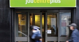 UK Unemployment rate falls